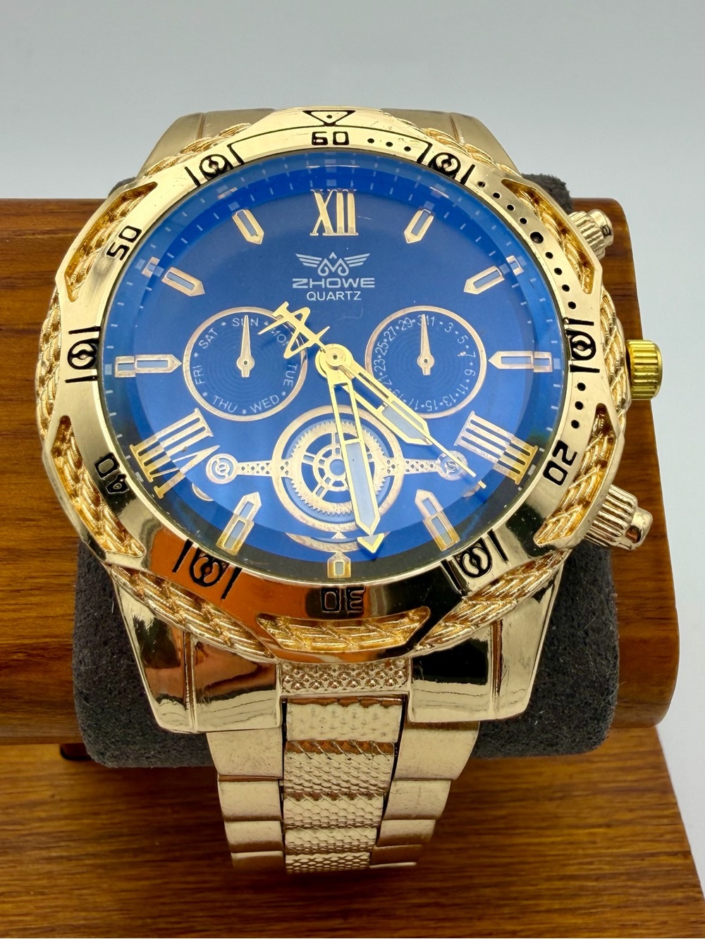 Howe Gold-Tone Black Dial Men's Quartz Watch